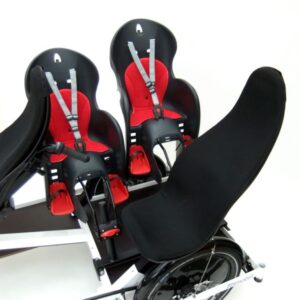 2 Passende Kindersitze